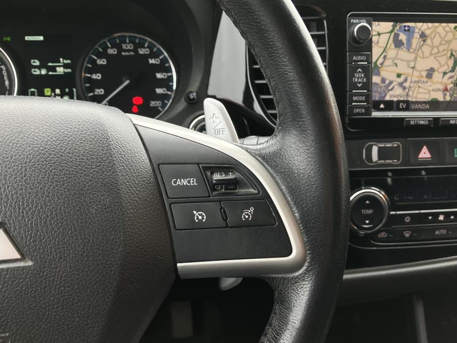 MITSUBISHI Outlander PHEV 2015