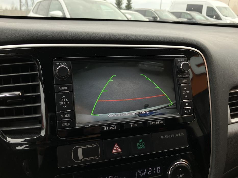 MITSUBISHI Outlander PHEV 2015