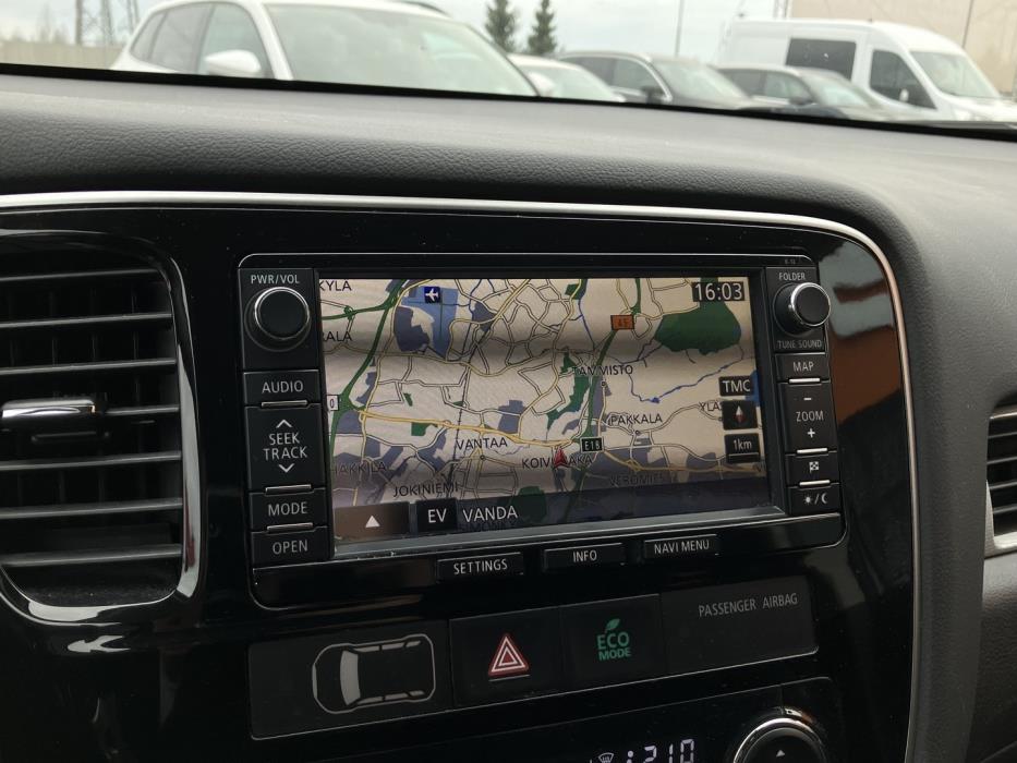 MITSUBISHI Outlander PHEV 2015