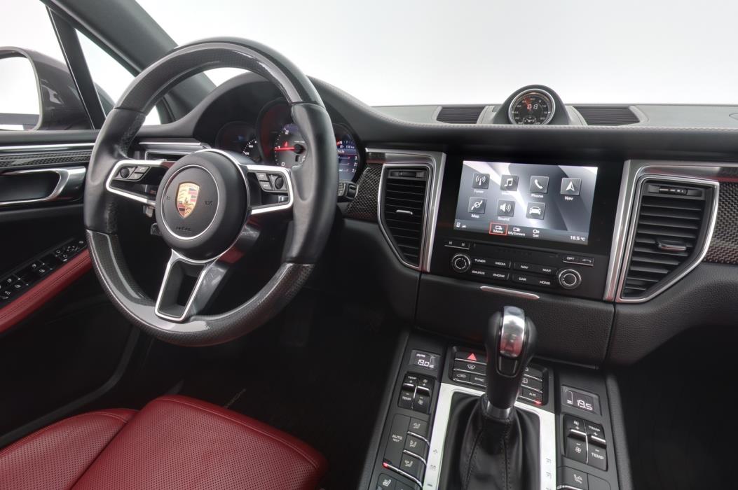 PORSCHE Macan 2018