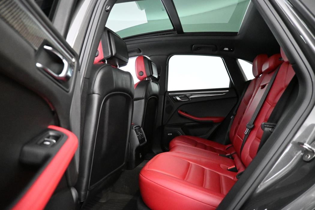 PORSCHE Macan 2018