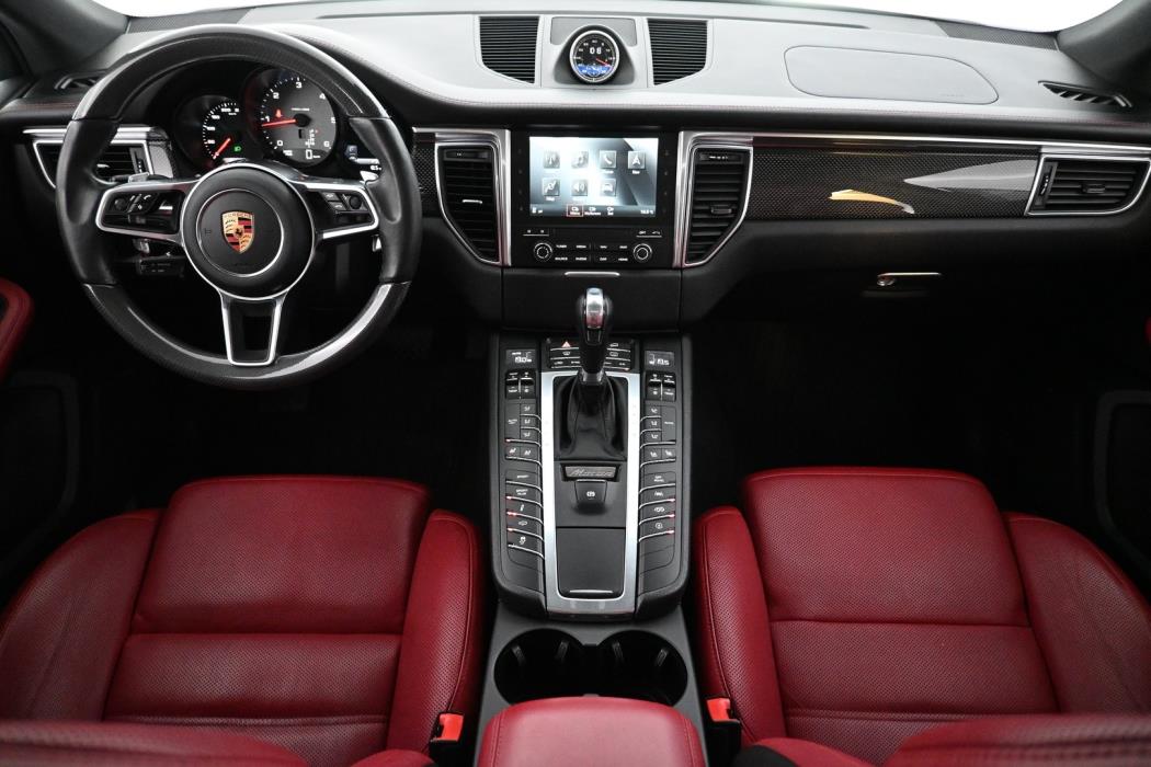 PORSCHE Macan 2018