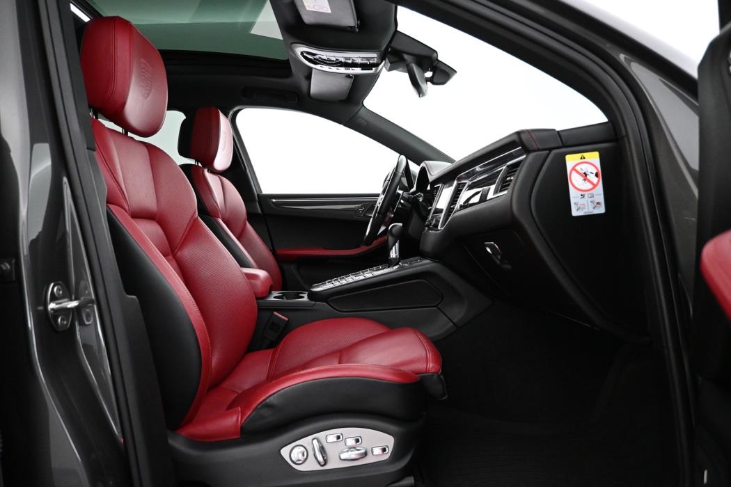 PORSCHE Macan 2018
