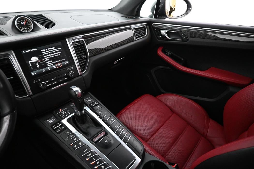PORSCHE Macan 2018
