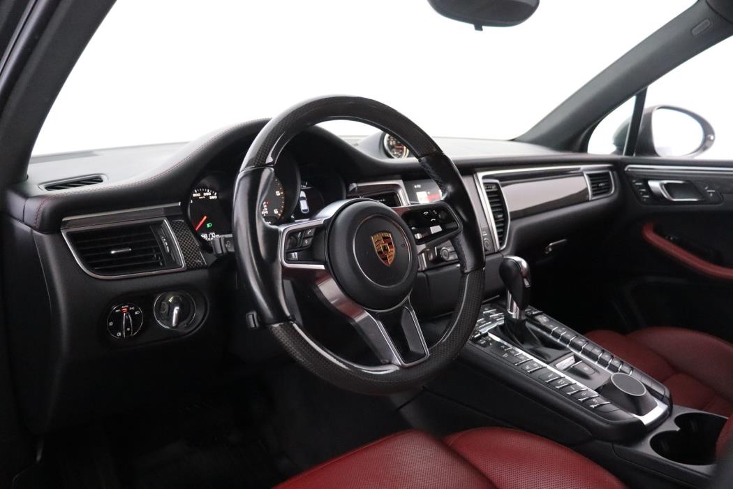 PORSCHE Macan 2018