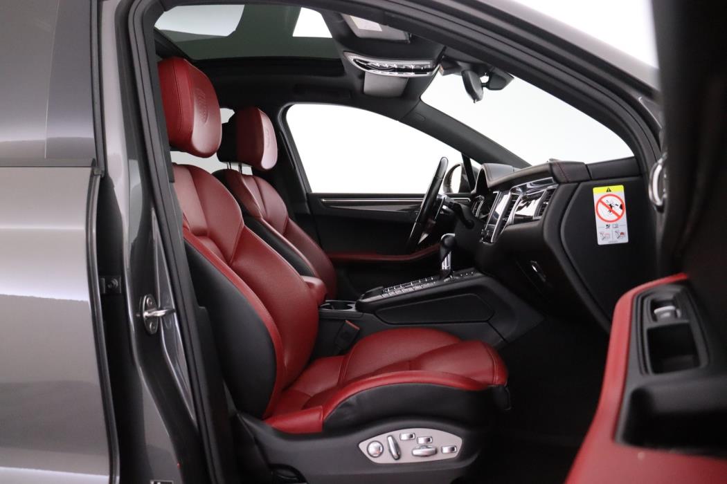 PORSCHE Macan 2018