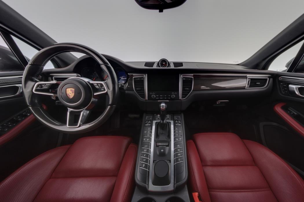 PORSCHE Macan 2018
