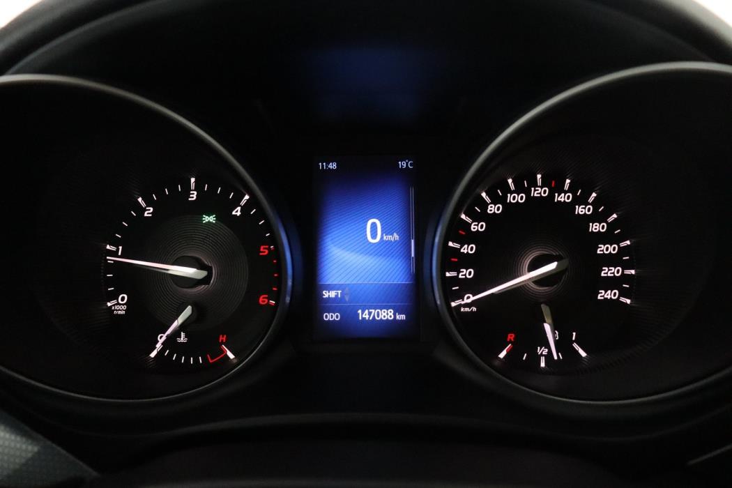 TOYOTA Avensis 2016