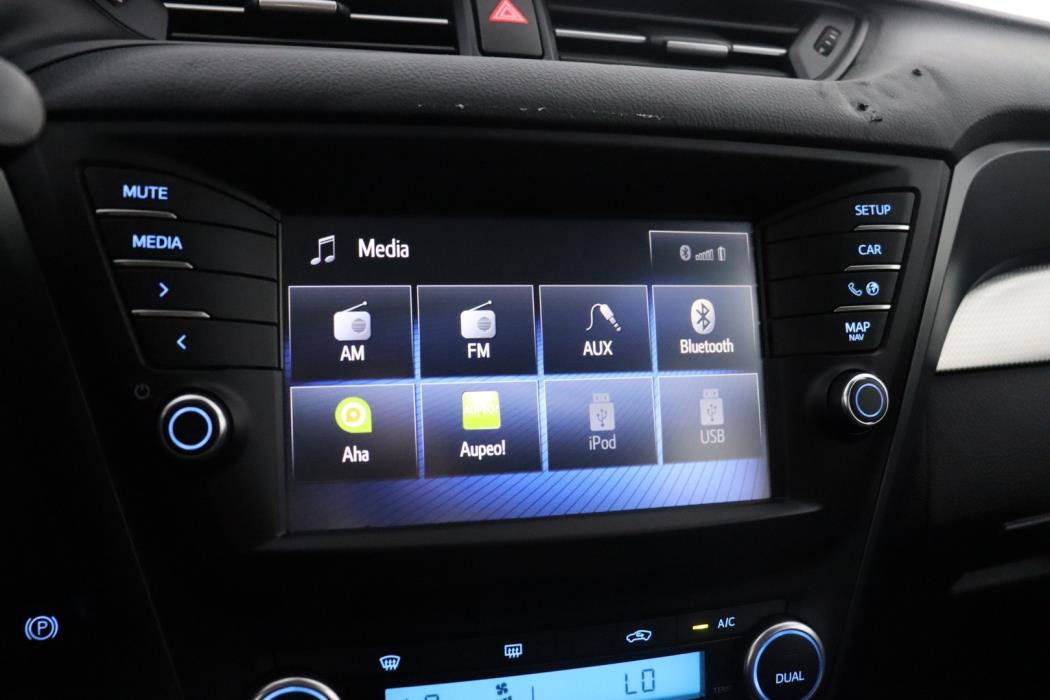 TOYOTA Avensis 2016