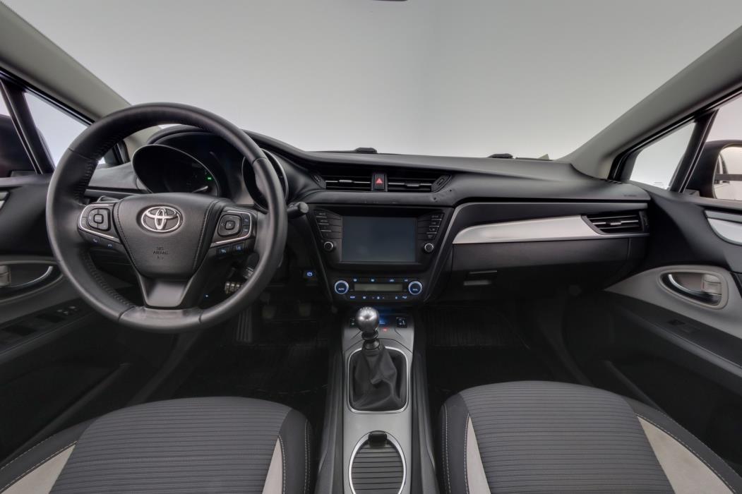 TOYOTA Avensis 2016