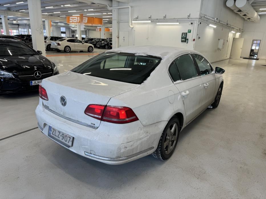 VOLKSWAGEN Passat 2012