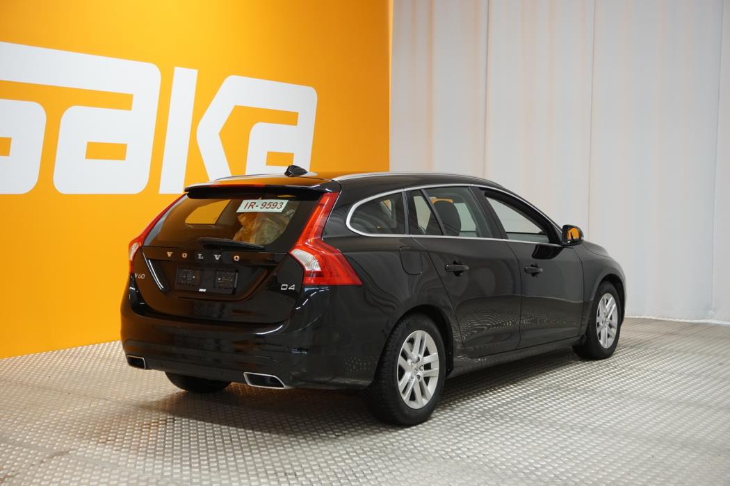 VOLVO V60 2016