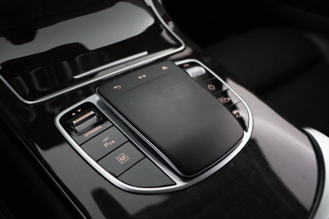 MERCEDES-BENZ GLC 2022