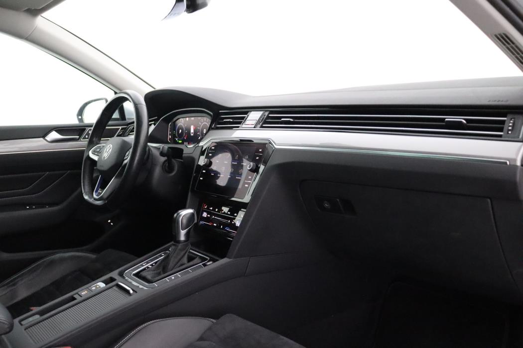 VOLKSWAGEN Passat 2021