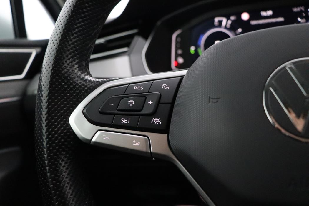 VOLKSWAGEN Passat 2021