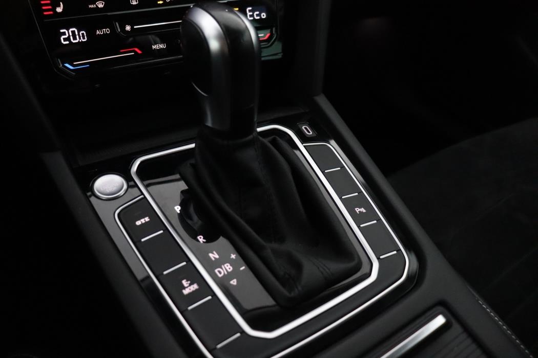 VOLKSWAGEN Passat 2021