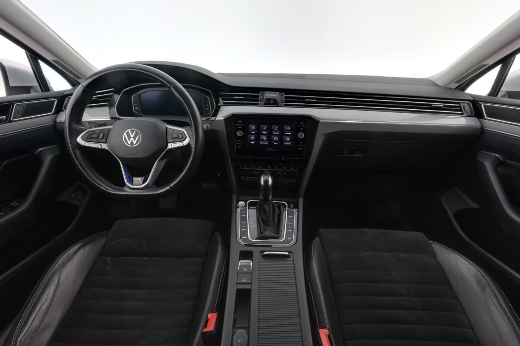 VOLKSWAGEN Passat 2021