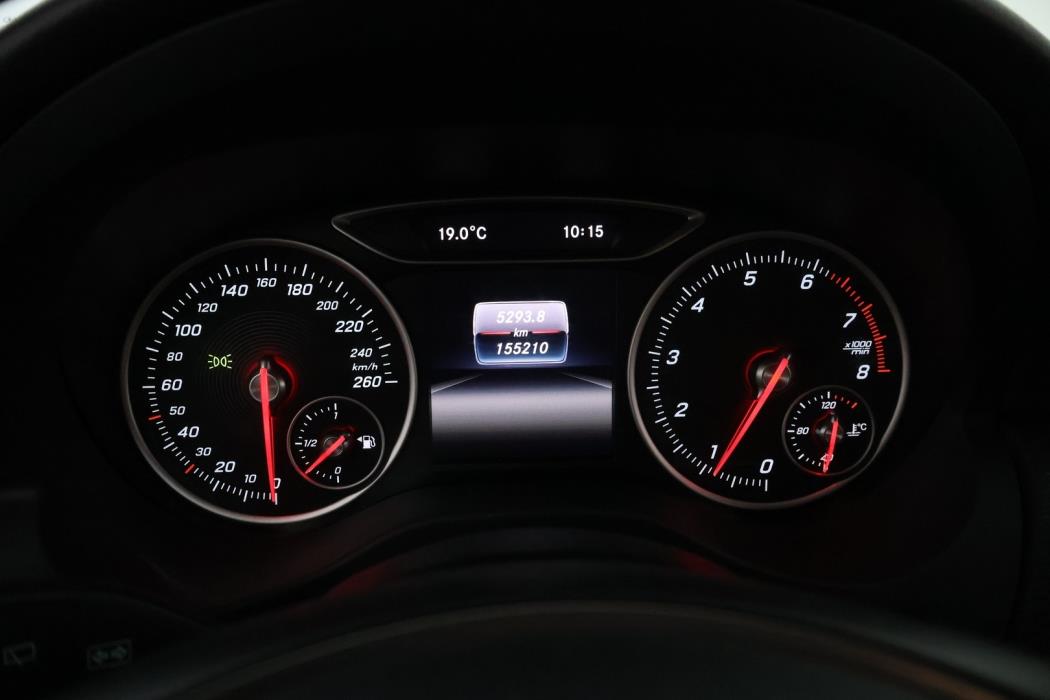MERCEDES-BENZ A 2018