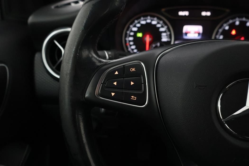 MERCEDES-BENZ A 2018