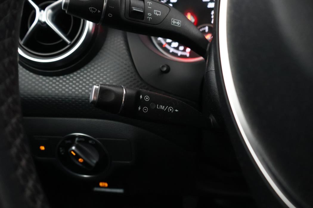 MERCEDES-BENZ A 2018