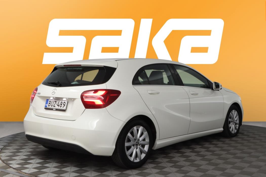 MERCEDES-BENZ A 2018