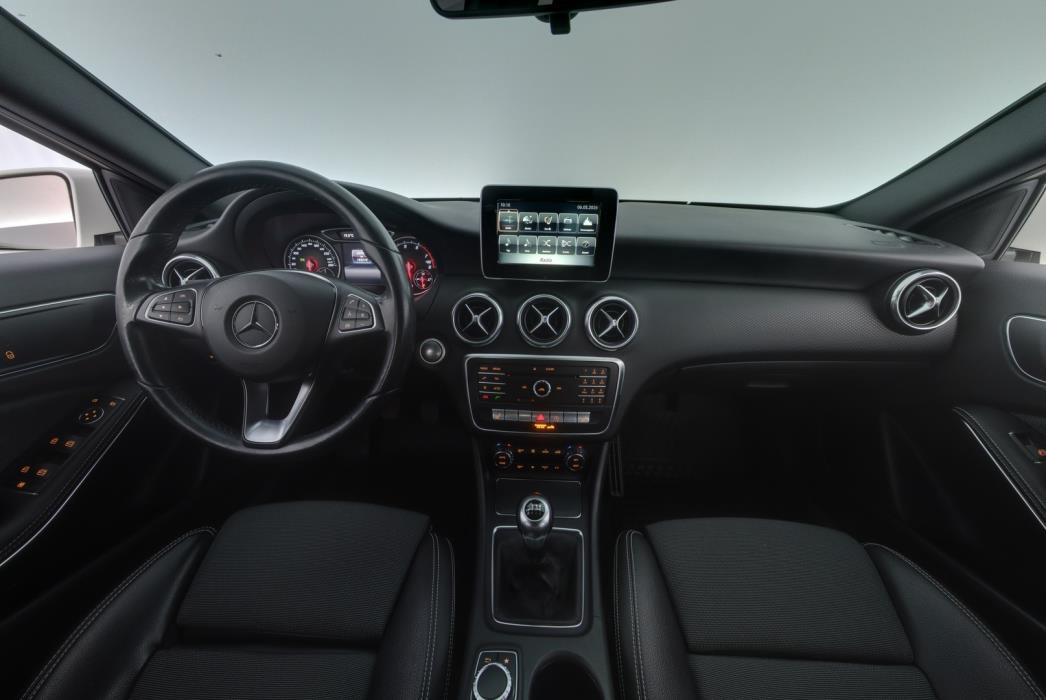 MERCEDES-BENZ A 2018