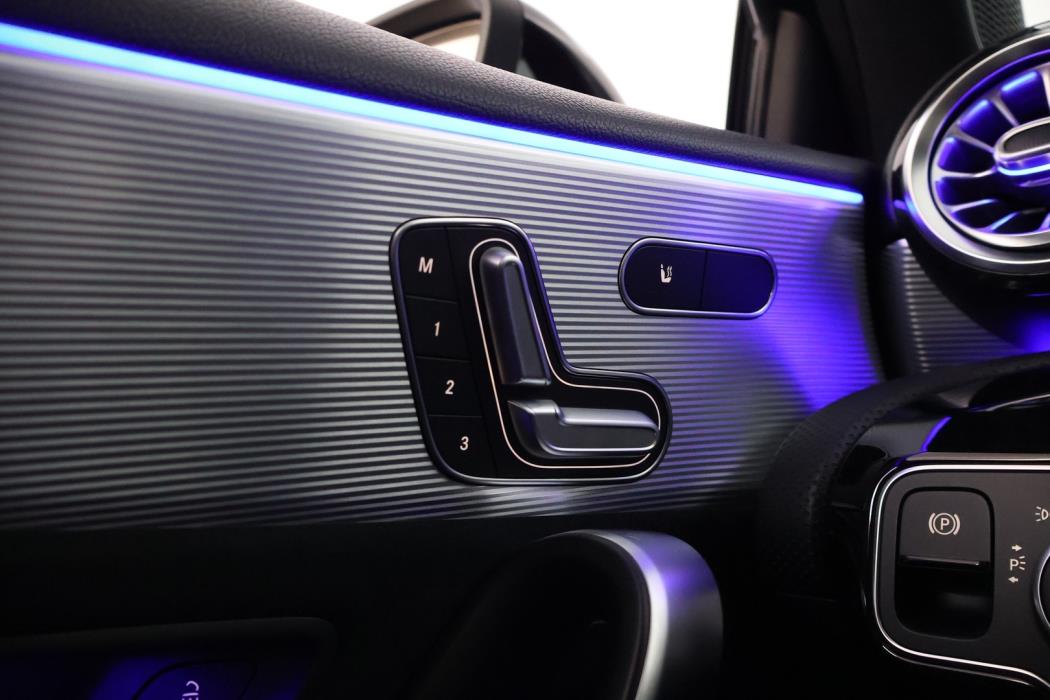 MERCEDES-BENZ A 35 AMG 2019