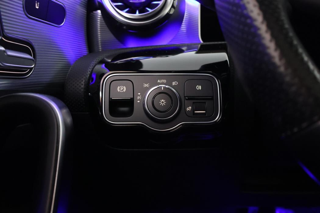 MERCEDES-BENZ A 35 AMG 2019