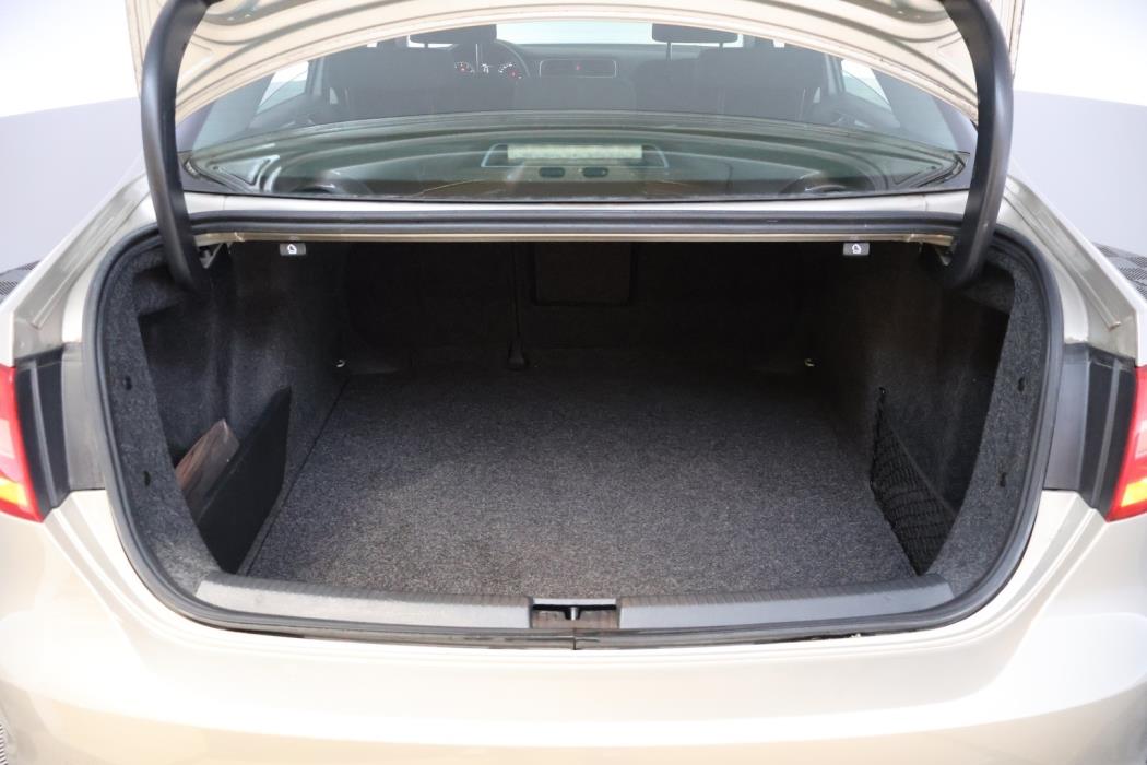 VOLKSWAGEN Jetta 2014