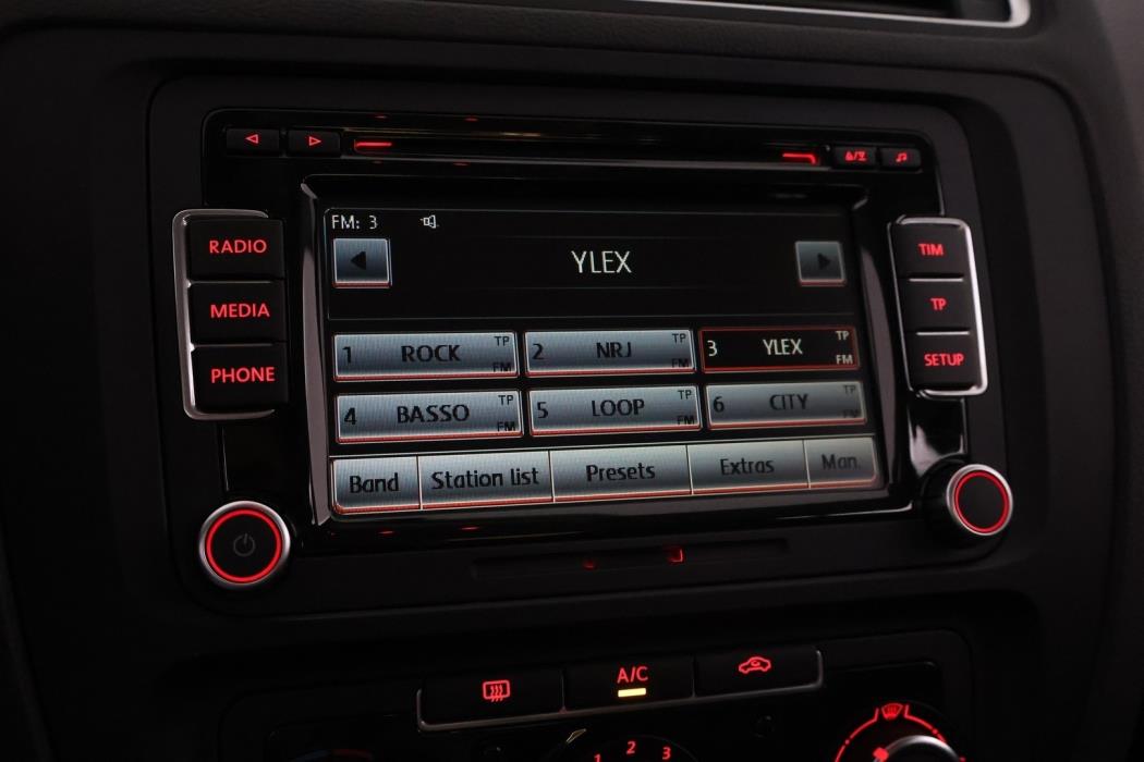 VOLKSWAGEN Jetta 2014