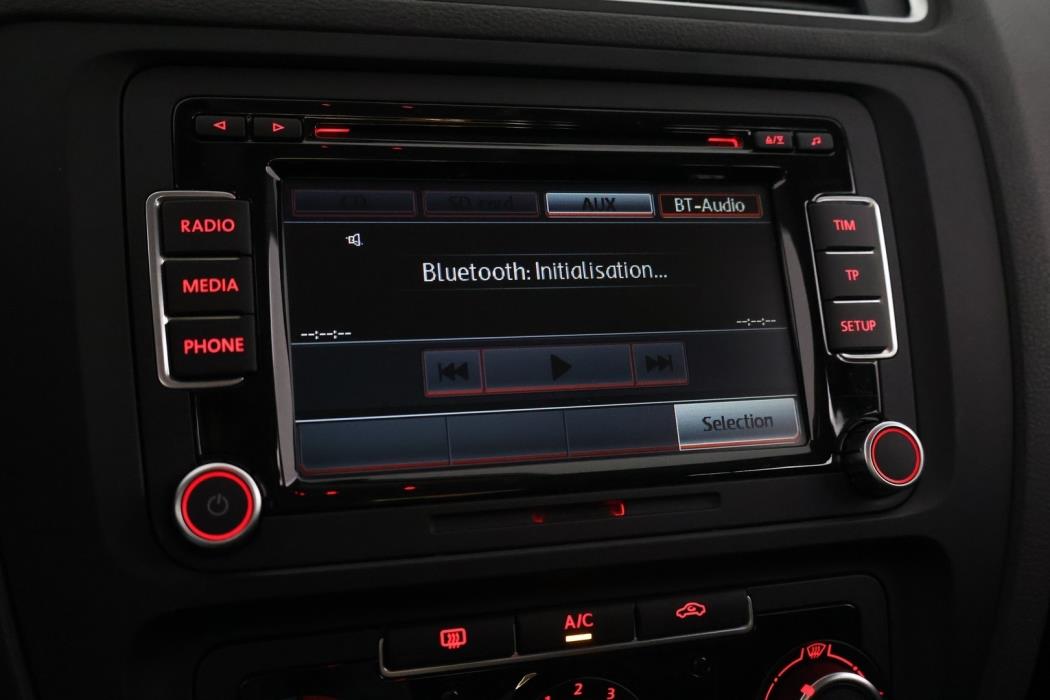 VOLKSWAGEN Jetta 2014