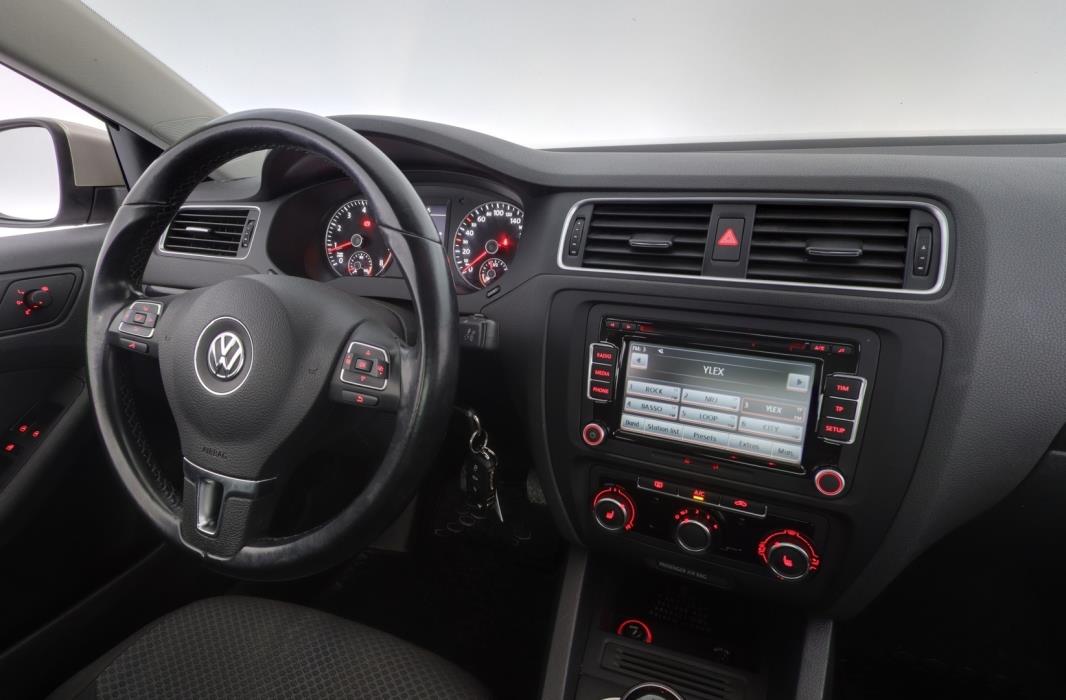 VOLKSWAGEN Jetta 2014