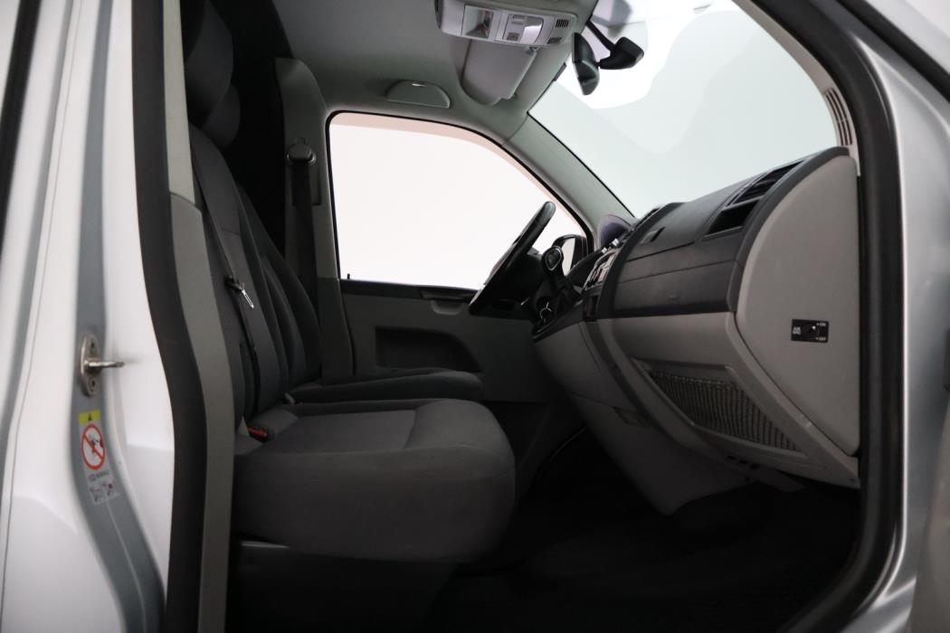 VOLKSWAGEN Transporter 2015