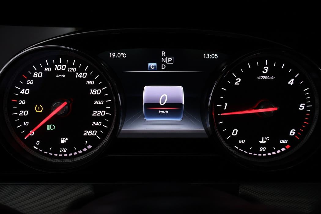 MERCEDES-BENZ E 2017