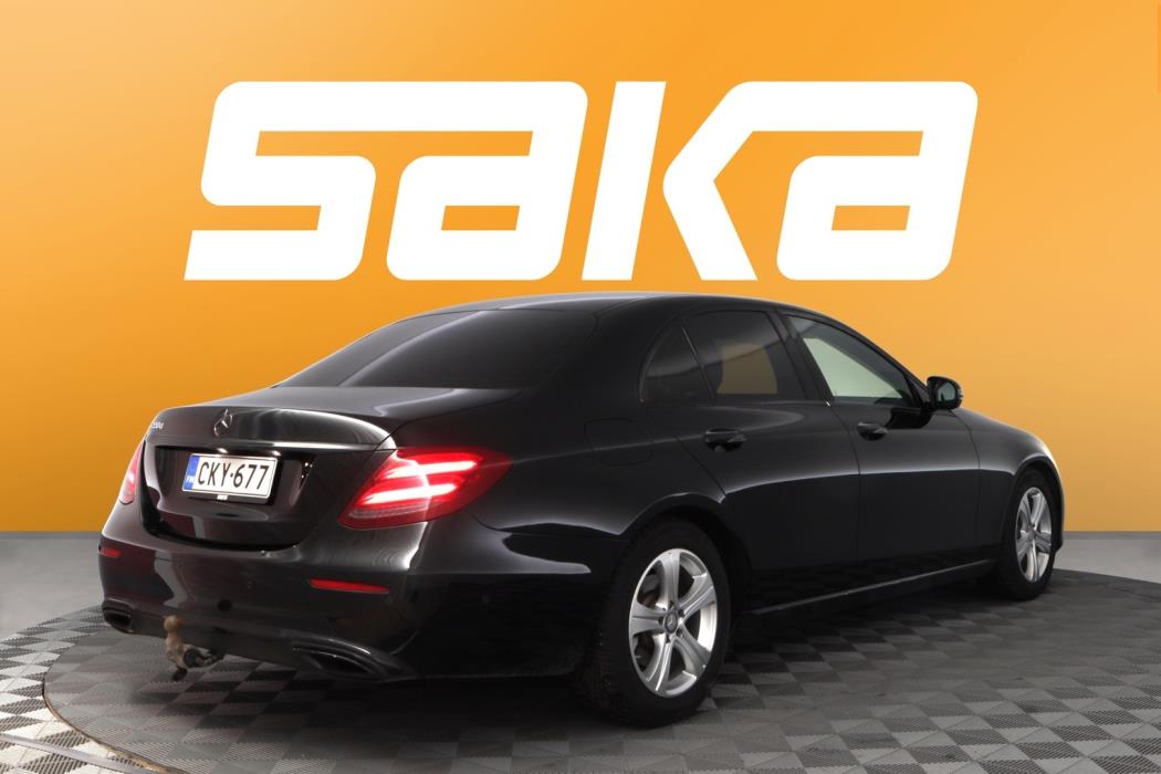 MERCEDES-BENZ E 2017