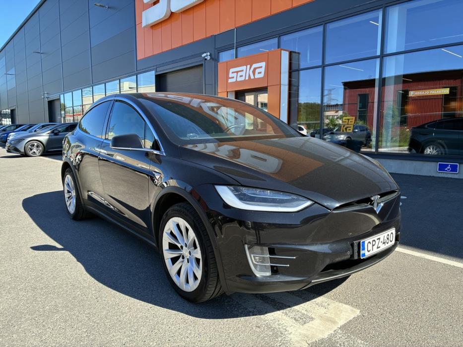 TESLA Model X 2018