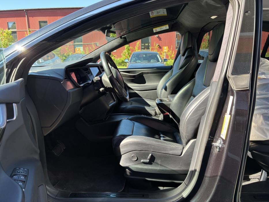 TESLA Model X 2018