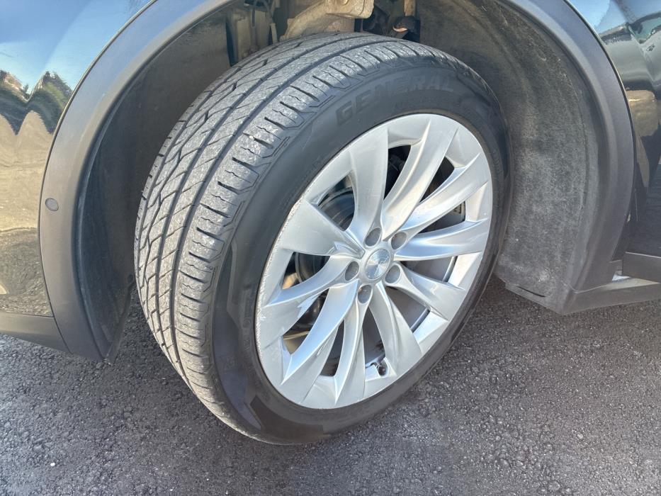TESLA Model X 2018