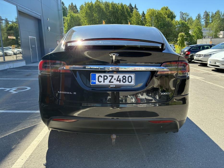 TESLA Model X 2018