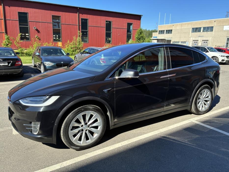 TESLA Model X 2018