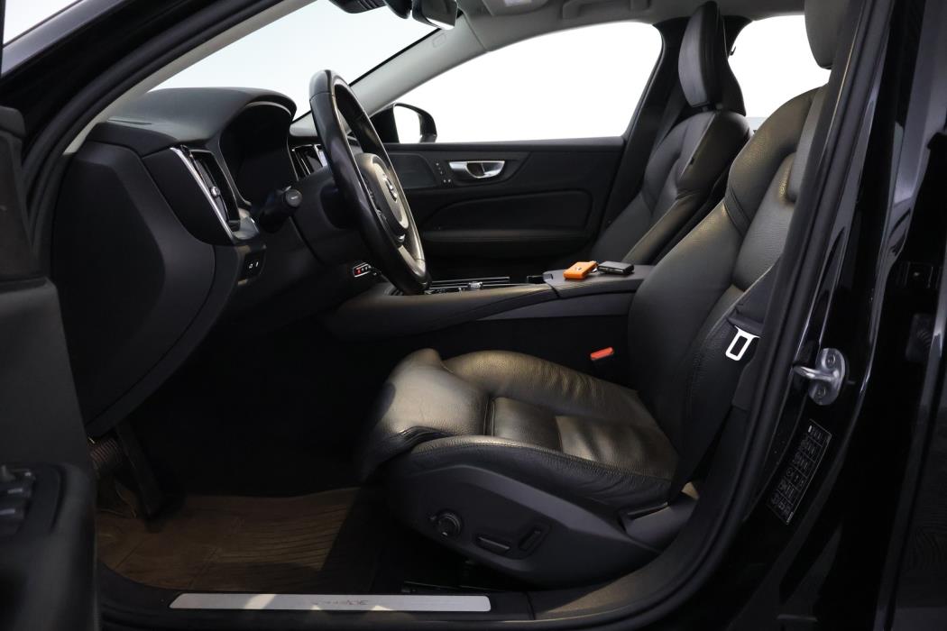 VOLVO V60 2024