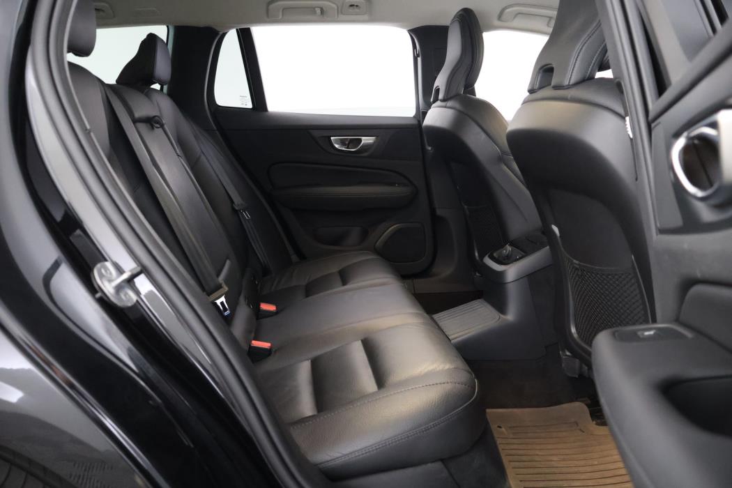 VOLVO V60 2024