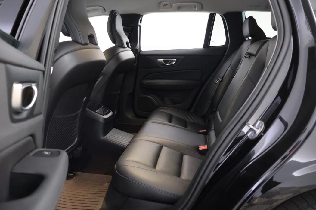 VOLVO V60 2024