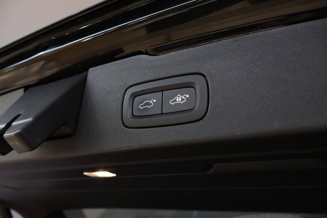 VOLVO V60 2024