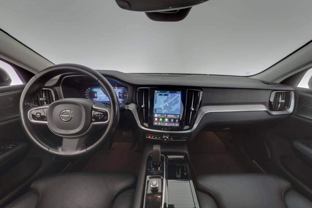 VOLVO V60 2024