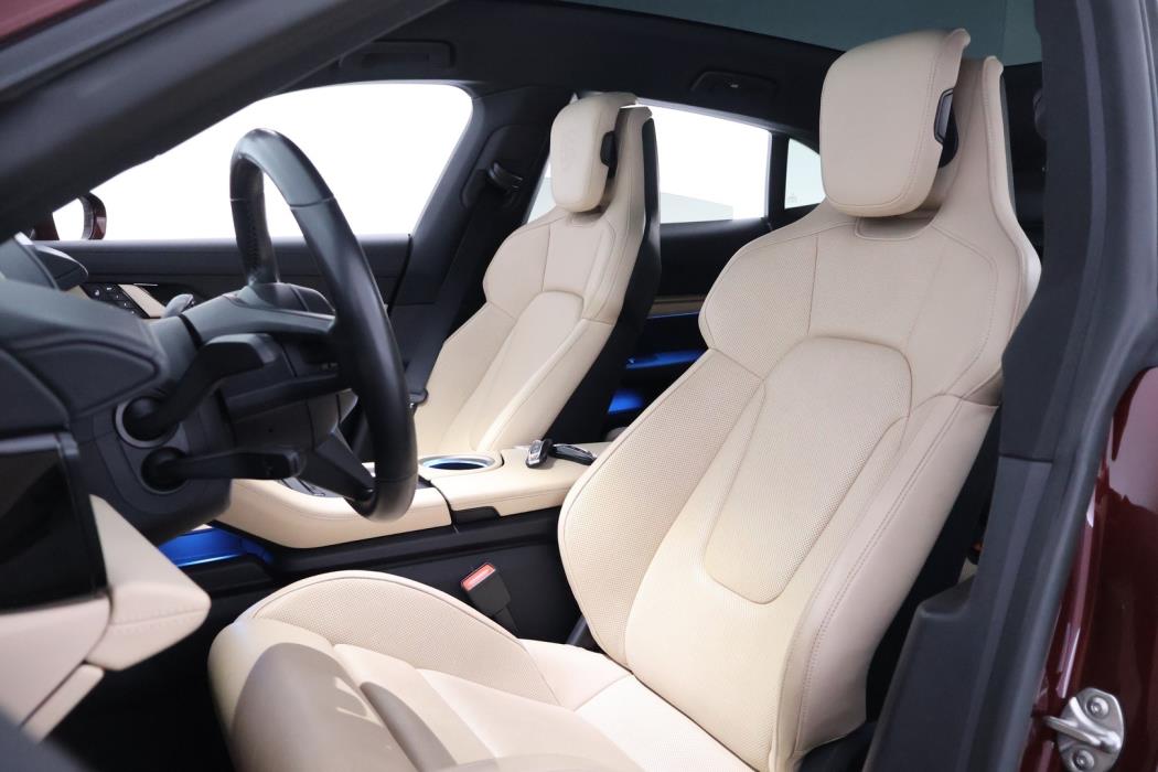 PORSCHE Taycan 2022