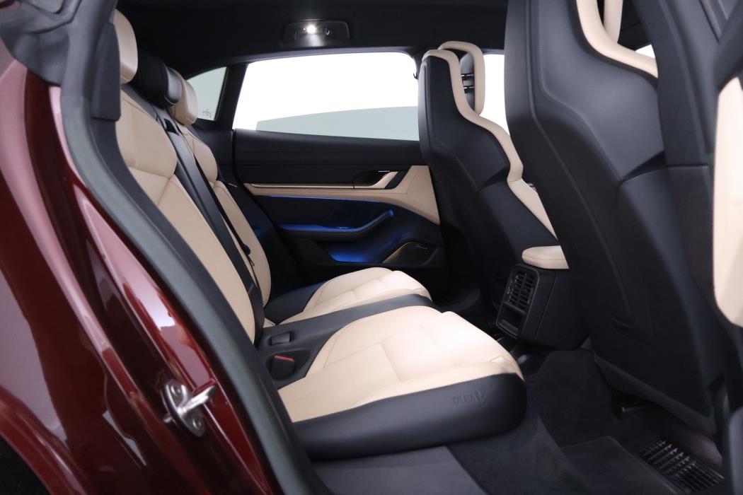 PORSCHE Taycan 2022