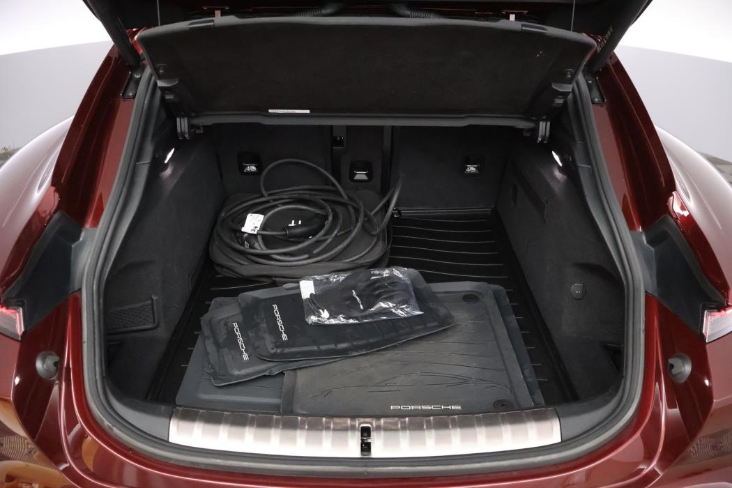 PORSCHE Taycan 2022