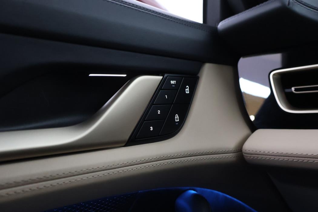 PORSCHE Taycan 2022
