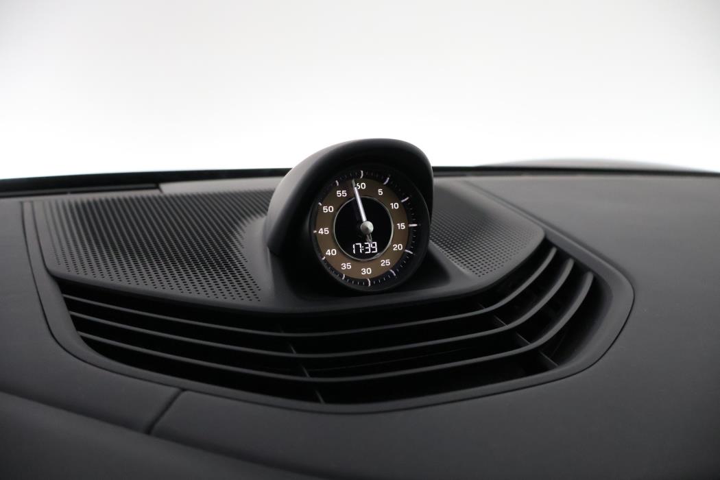 PORSCHE Taycan 2022